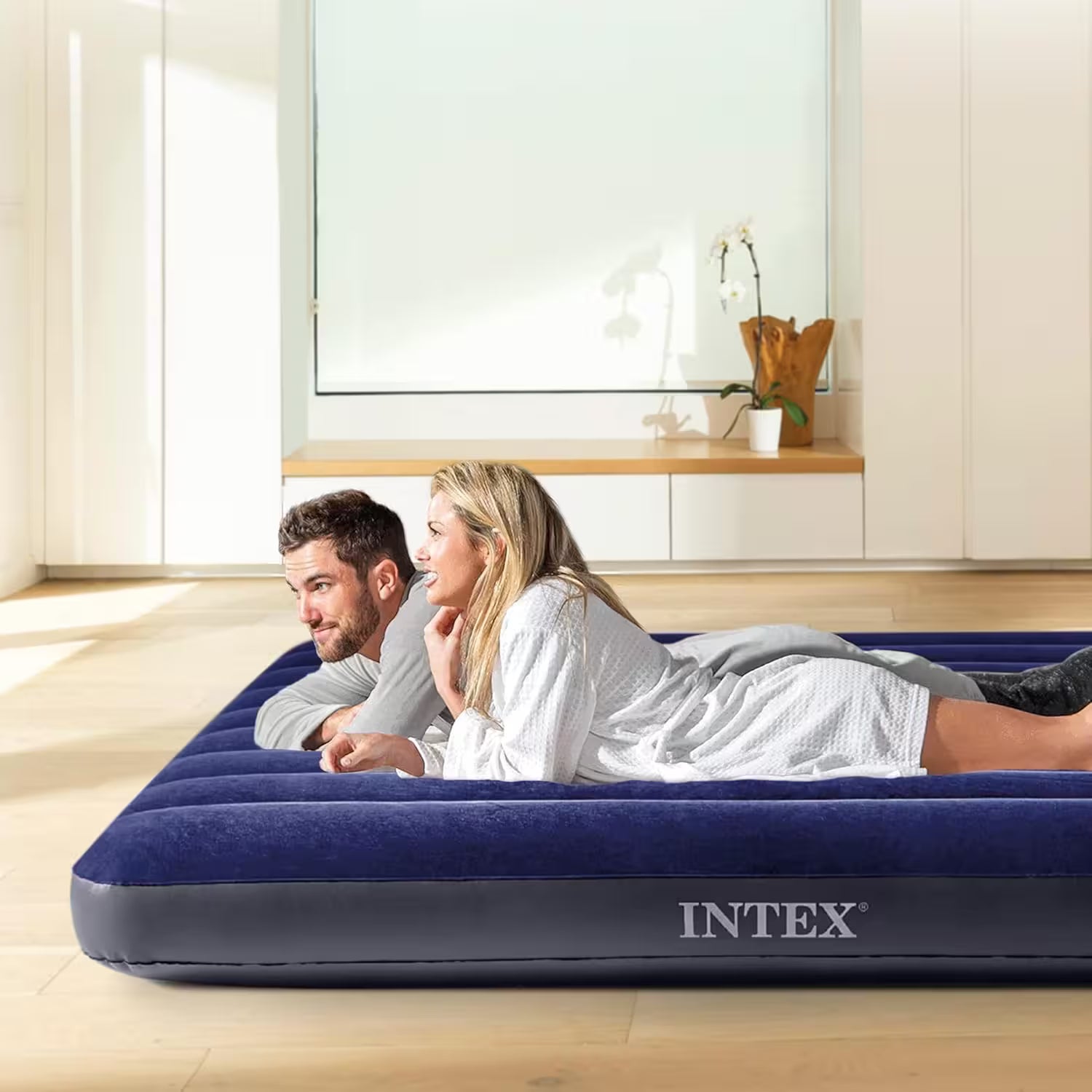 Intex Dura-Beam Standard Classic Downy Air Bed - 1.52m x 2.03m, Quick Inflation, Portable Guest Bed